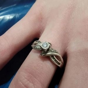 10k white gold diamond ring